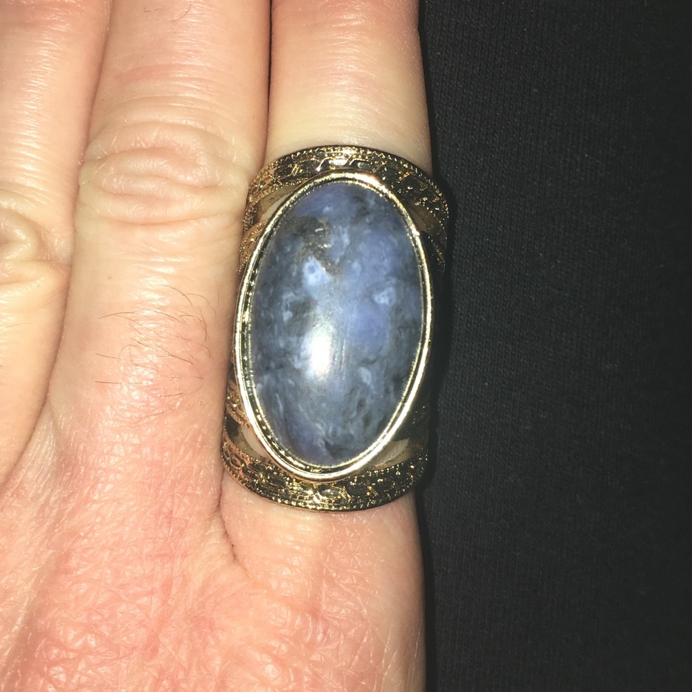 GORGEOUS BLUE STONE STATEMENT RING JEWELRY PIECE
